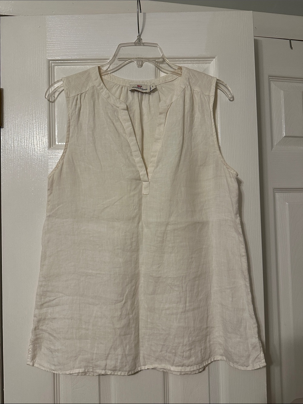 Vineyard Vines Sleeveless white V-Neck Linen-Blend Camisole